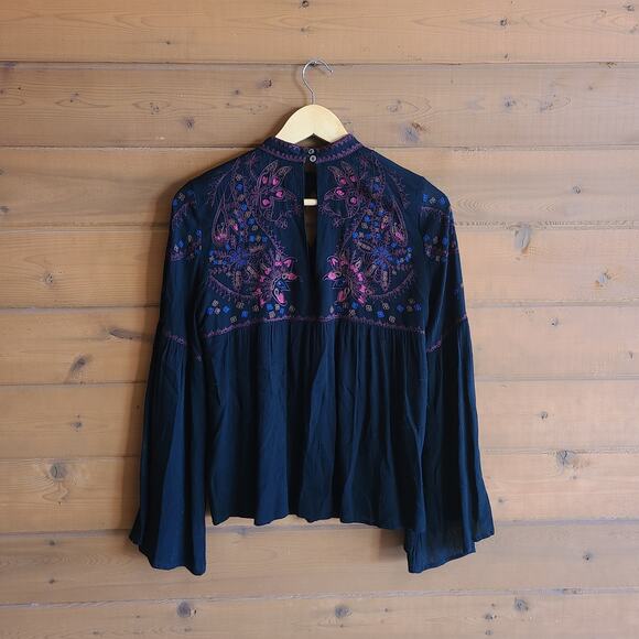 Parker Tahiti Blouse Small Bell Sleeve Keyhole Embroidered Boho Flowy Top Shirt - Picture 3 of 6